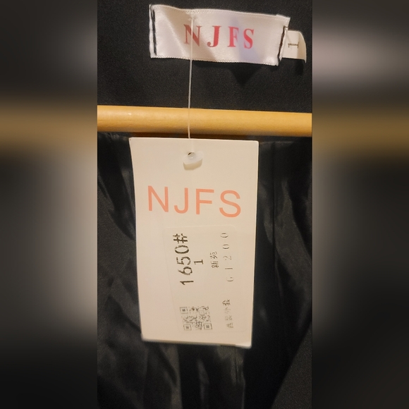 Black Blazer with pockets - New with Tags, Size 1. US XS. - Picture 4 of 8